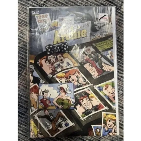 Vintage Comic Book Bundle – DC Aquaman, Madame Xanadu, and Archie Varients - Picture 12 of 16